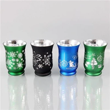 Weihnachtlicher Hurricane-Kerzenhalter aus Glas