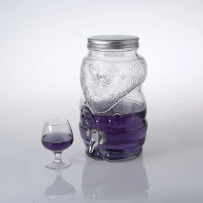 Warum ist der Getränkespender aus Glas in Weihnachtsmannform die perfekte, in...